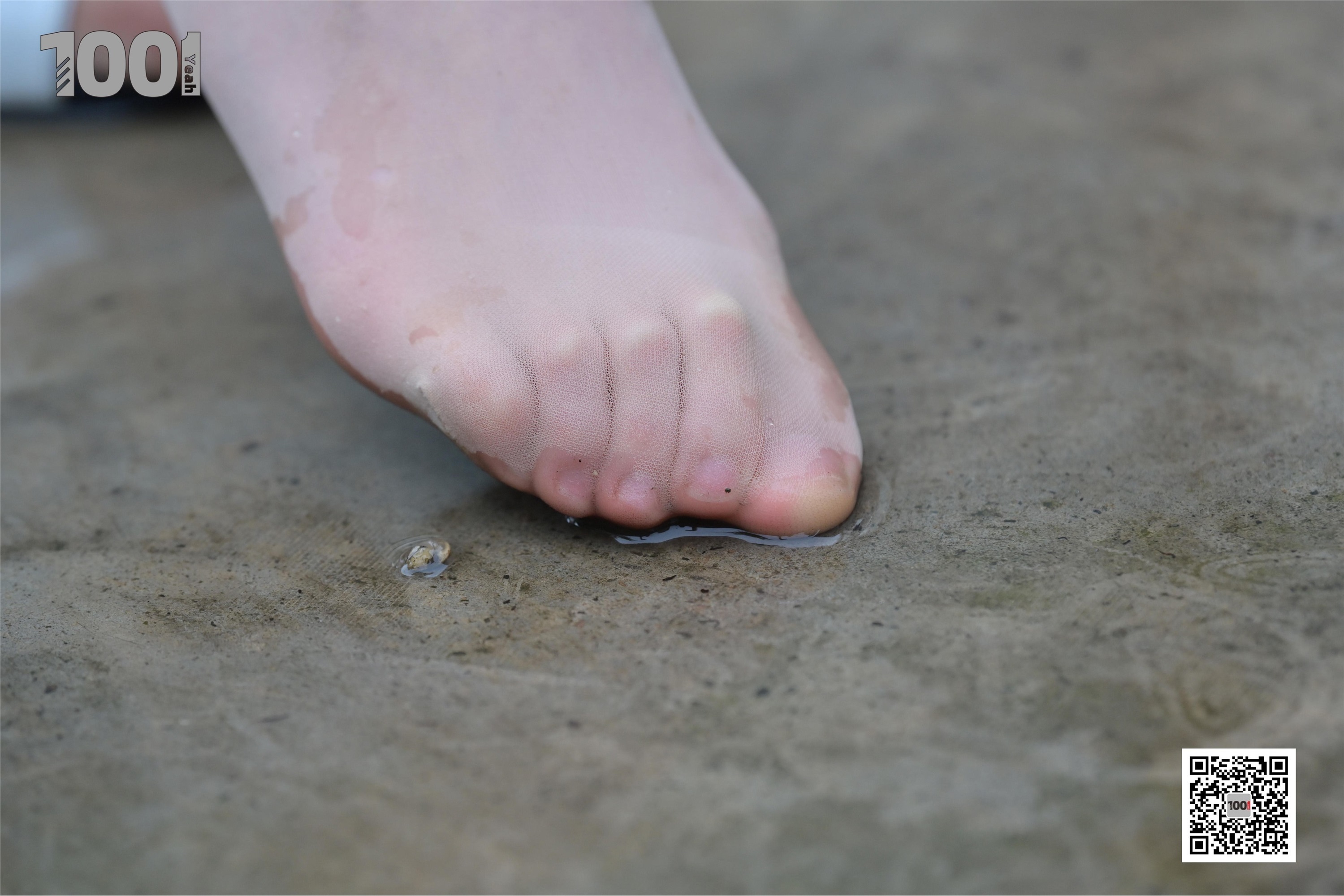 IESS异思趣向  一千零一夜《雨中漫步2》